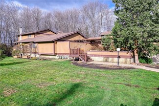 17640 Walnut Trail Unit A, Chagrin Falls, OH 44023