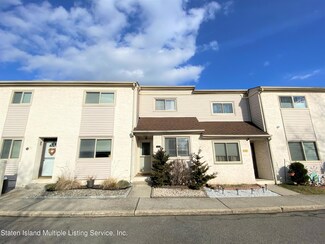 53 Winding Woods Loop Unit 12, Staten Island, NY 10307