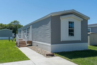 107 Kingsway Dr, North Mankato, MN 56003