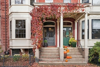 93 Pine St, Portland, ME 04102