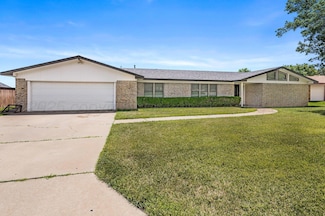 1934 Holly Ln, Pampa, TX 79065