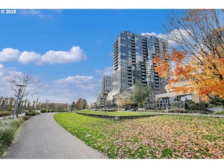 841 S Gaines St Unit 1704, Portland, OR 97239