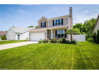 1385 Hidden Lake Blvd, Akron, OH 44312
