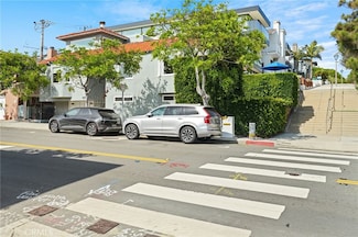 1800 Highland Ave, Manhattan Beach, CA 90266