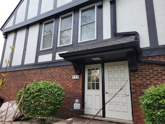 777 Garfield Ave Unit A, Libertyville, IL 60048
