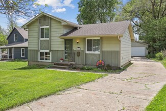 1014 Elder Ln, Des Moines, IA 50315