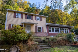 71 Woodbine Rd, Lewistown, PA 17044