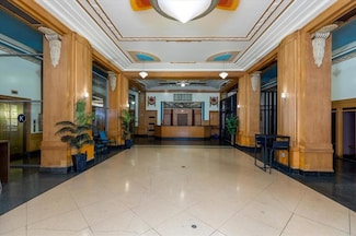 400 Walnut St Unit 803, Des Moines, IA 50309