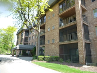 2525 Greensburg Pike Unit 202, Pittsburgh, PA 15221