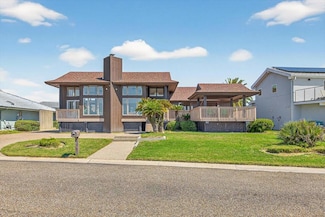 13 Finisterre St, Rockport, TX 78382