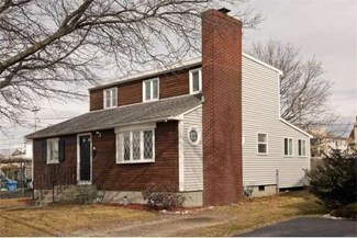 74 Kingsley Rd, Hull, MA 02045
