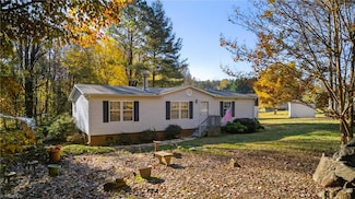 927 Pike Rd, Siler City, NC 27344