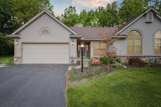 918 Hickory Creek Dr, Temperance, MI 48182