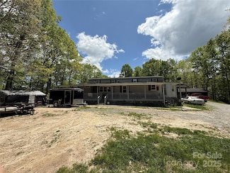 630 Deer Chase Cir, Cedar Mountain, NC 28718