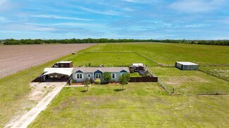 1011 Trumbull Rd, Ferris, TX 75125