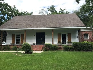 425 Carondelet St, Mandeville, LA 70448