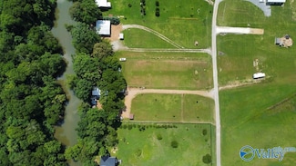22 County Road 1042, Centre, AL 35960