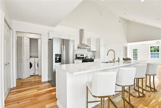 526 Shore Acres Ave, North Kingstown, RI 02852