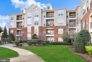 4850 Eisenhower Ave Unit 204, Alexandria, VA 22304