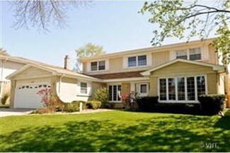 1907 N Eastwood Dr, Arlington Heights, IL 60004