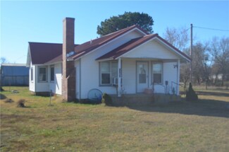 1095 Main St SW, Gravette, AR 72736