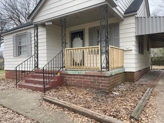 1055 W Walthal Cir, Memphis, TN 38111