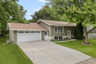 134 East Ave, Iron Ridge, WI 53035