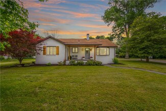 250 W Mcmurray Rd, Canonsburg, PA 15317