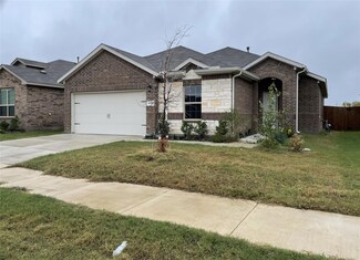 8521 Centerboard Ln, Fort Worth, TX 76179