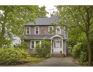320 Huron Ave, Cambridge, MA 02138