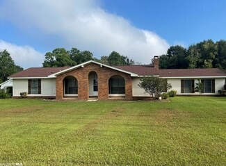 61 Zorn Ln, Atmore, AL 36502