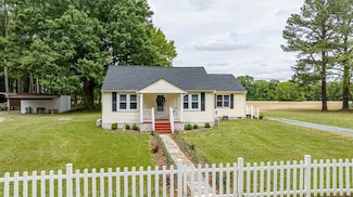 19041 Plantation Rd, Onancock, VA 23417