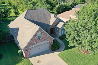 1909 W Linda Ln, Rogers, AR 72758