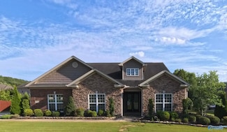 4504 Hampton View Dr SE, Owens Cross Roads, AL 35763
