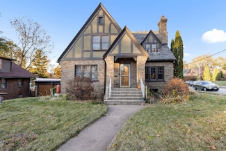 2322 E State St, Rockford, IL 61104