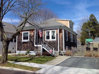 72 Elm Ave, Fairhaven, MA 02719