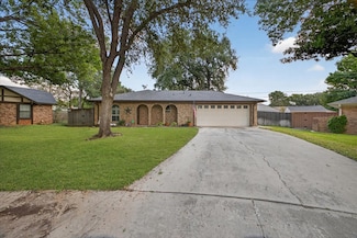 1613 Trinity Ct, Bedford, TX 76022