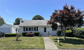 270 Poplar Dr, Cranston, RI 02920