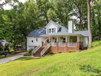 6934 Loretta Place, Charlotte, NC 28215