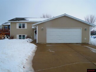 504 W Nathan St, Lake Crystal, MN 56055