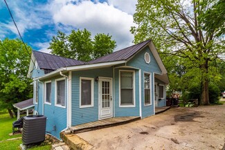 20 Pearl St, Peebles, OH 45660