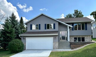 1218 37th St SW, Rochester, MN 55902