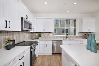 6052 Fairfax Dr, Eastvale, CA 92880