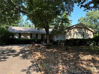 8819 Evanston Way, Kansas City, MO 64138
