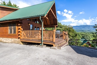 960 High Mountain Way, Gatlinburg, TN 37738