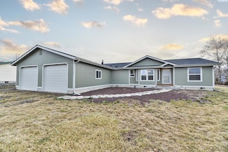1202 Lincoln St, Colton, WA 99113