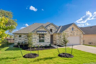 1901 N Chateau Ln, Kerrville, TX 78028