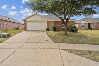 1400 Castle Ridge Rd, Fort Worth, TX 76140