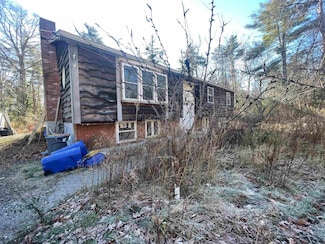 42 Lakeshore Dr, Middleton, NH 03887