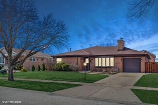 8044 N Octavia Ave, Niles, IL 60714